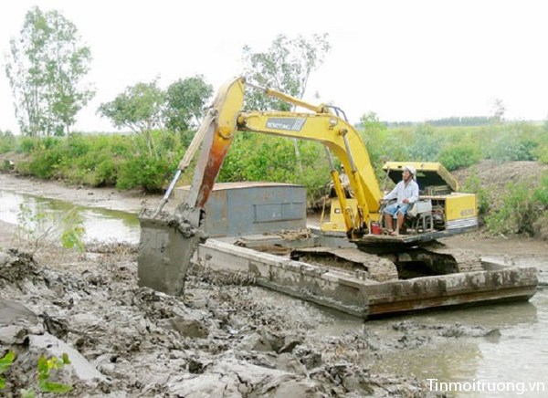 Các tỉnh khu vực Đồng bằng sông Cửu Long áp dụng nhiều biện pháp ứng phó với hạn hán và xâm nhập mặn. (Thời sự trưa 02/3/2016)